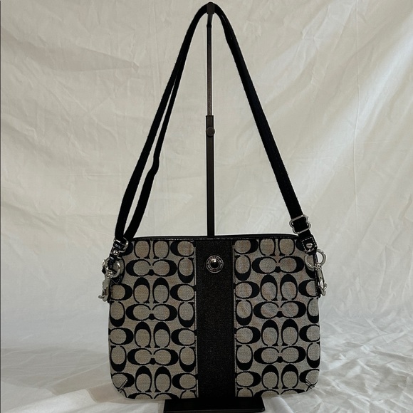 EUC Coach padded iPad/tablet cover bag with shoulder strap - Picture 1 of 10